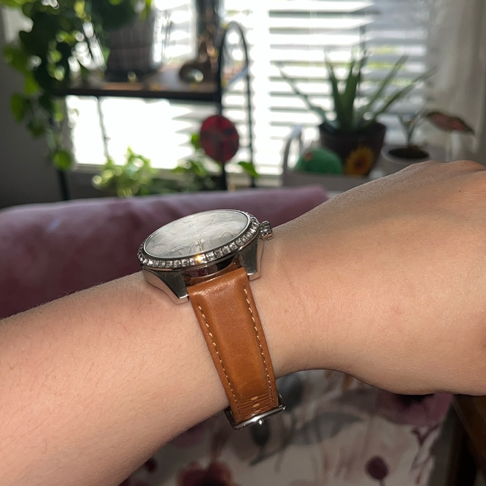 Fossil Classic Tan Leather and White Face Women’s Watch EUC - Picture 5 of 6
